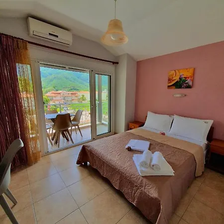 Denis * Stavros (Thessaloniki)