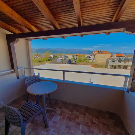 Denis * Stavros (Thessaloniki)